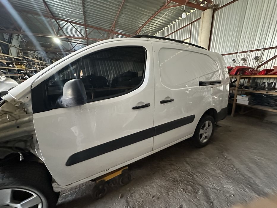 Бочина боковина кузов Сітроен Берлінго Пежо Партнер Б9 задня четверть