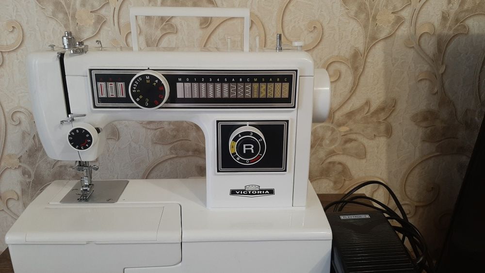 Машинка швейна,виготовлена в Германії