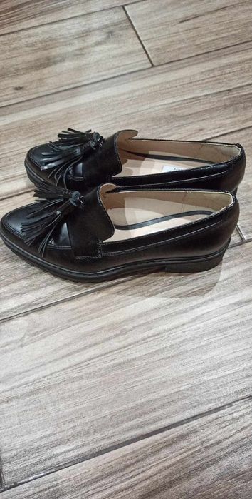 Шкіряні лофери Clarks