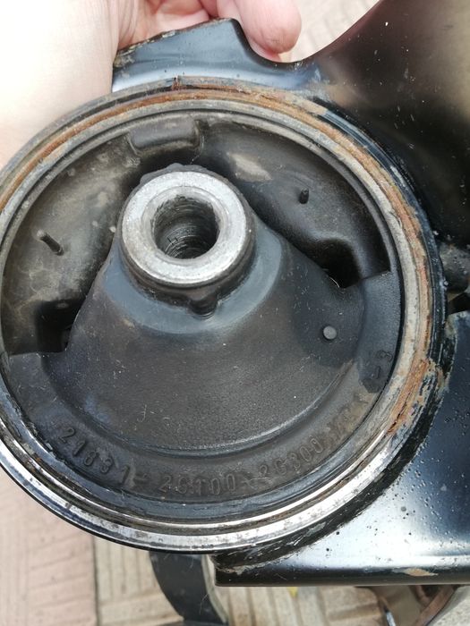 Подушка двигателя Kia Carens, Magentis