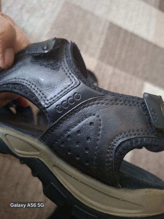 Sandaĺy ecco meskie 47