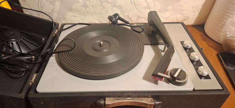 Gramofon UNITRA Fonica WG550