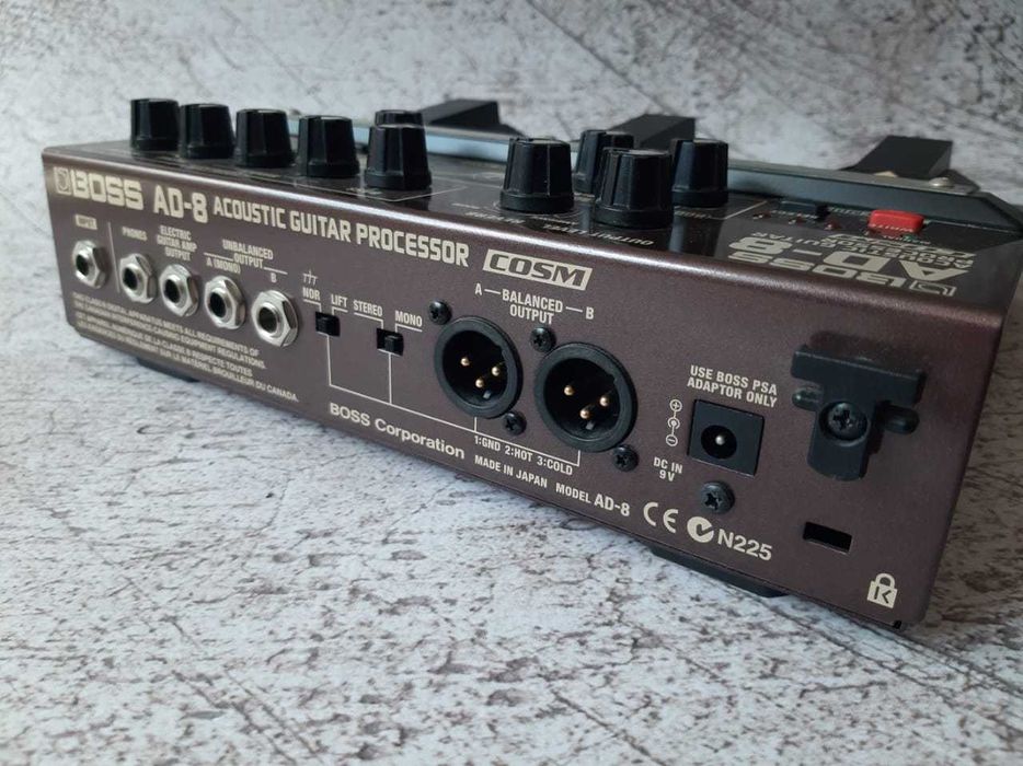 Процессор эффектов для аккустической гитары Boss AD8