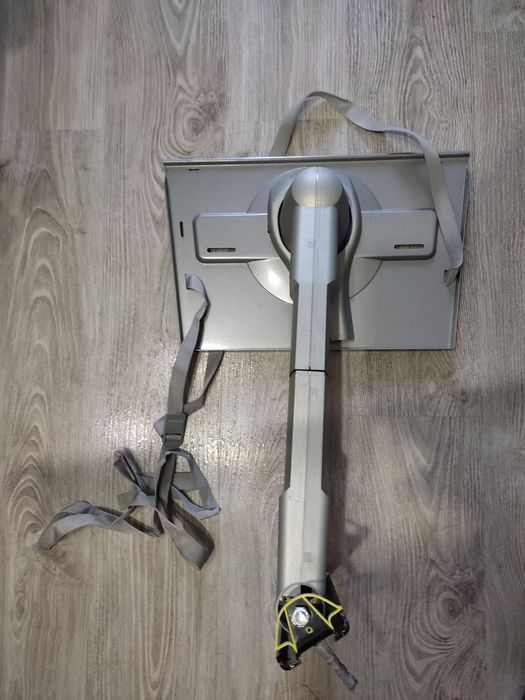 Кронштейн під телевізор