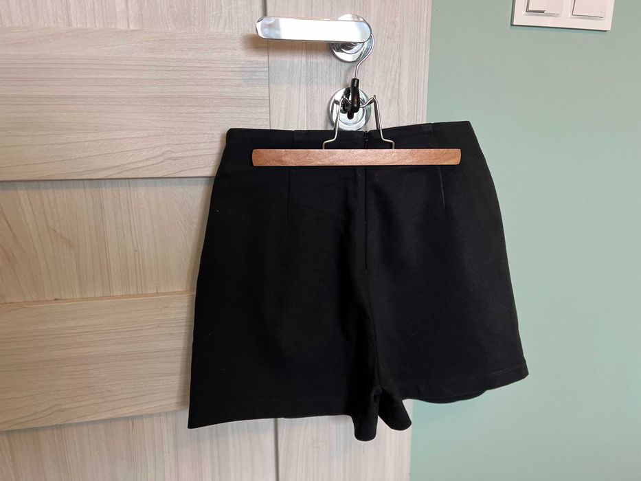 Czarne eleganckie spodenki/spódniczka, Stradivarius, r.XS/34