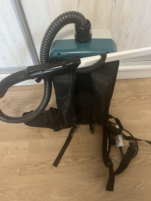 Безщітковий ранцевий Акум.пилосос Makita XGT VC 011G