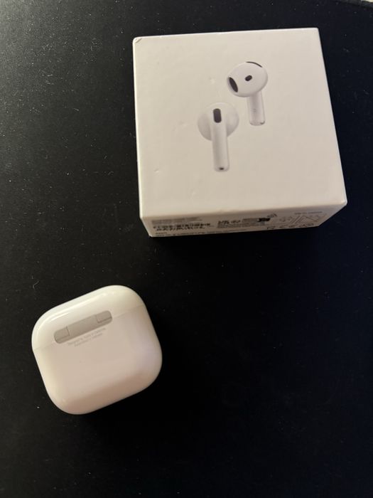 Słuchawki AirPods 4 ANC