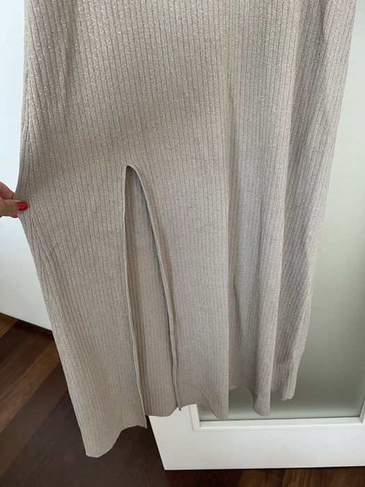 Vestido beje e dourado midi