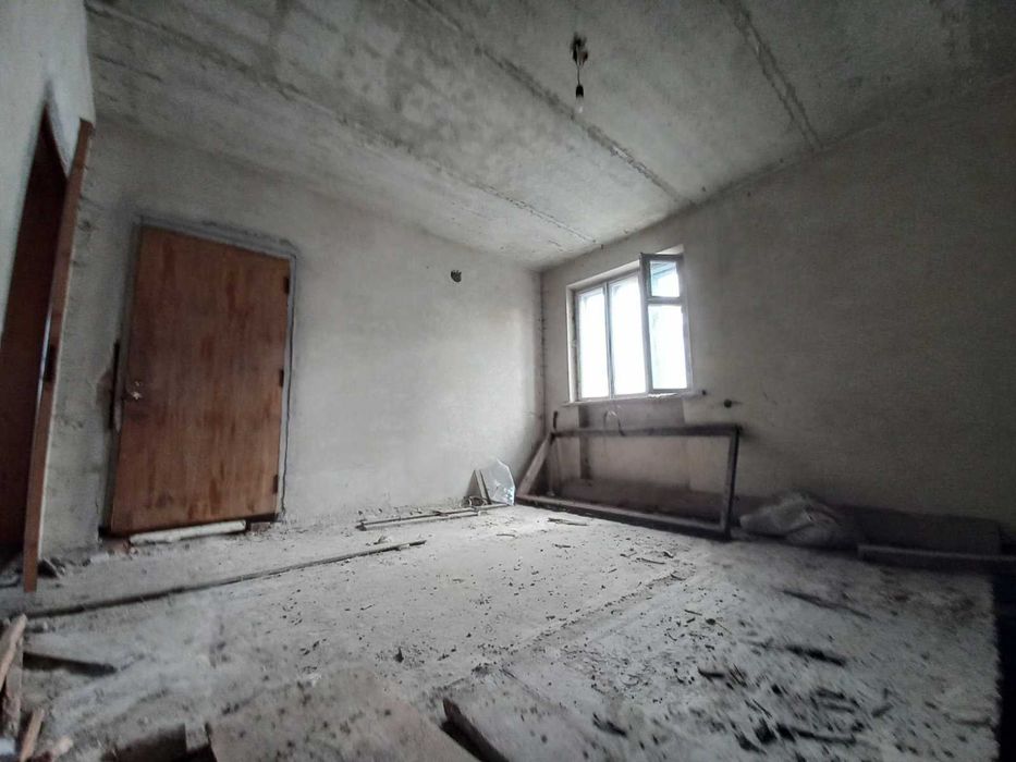 Будинок та земельна ділянка 6,1 сот., м. Кам'янка-Бузька