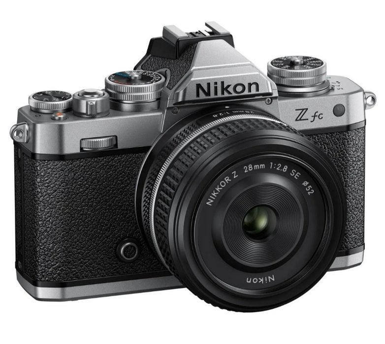 Na Lewara Aparat Nikon Z fc + obiektyw Nikkor Z 28mm f/2.8