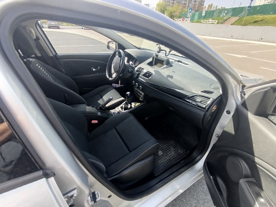 Продаж Рено Меган-3  2011