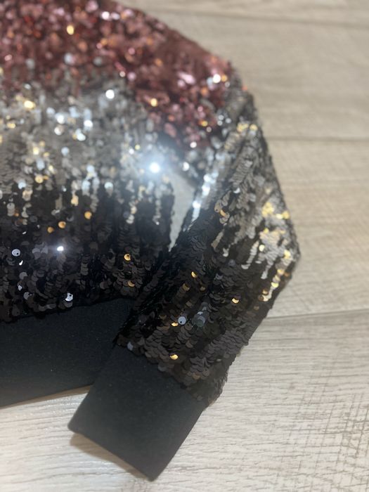 Кофта H&M з паєтками 146 р