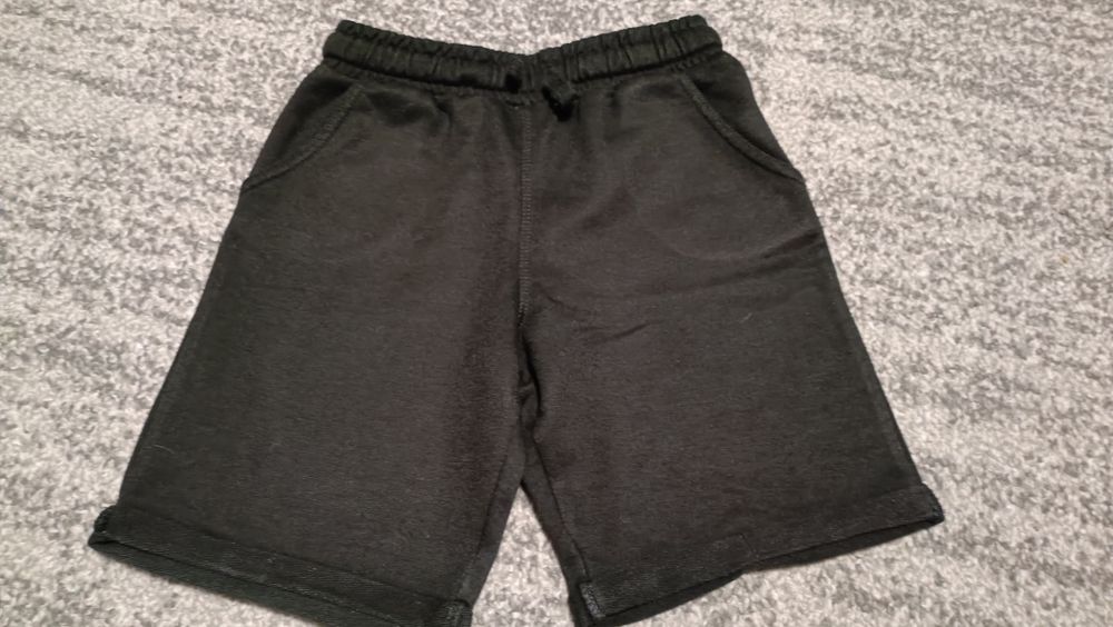 4 x Spodenki rozm. 122
