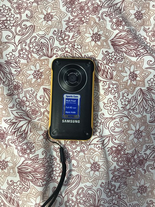 Экшн камера Samsung W-300