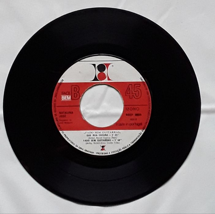 Disco vinil single "Fado sem Guitarras" de Natalina José (sem capa)