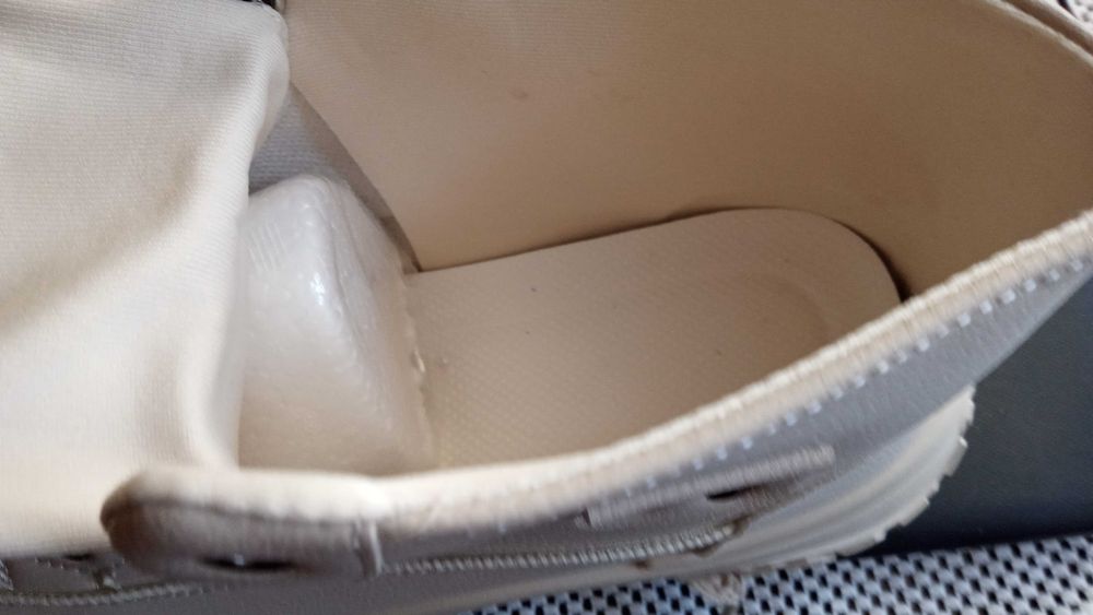 Sprzedam nowe Damskie Sneakersy rozmiar 42/UE 41 wkł.26 cm.