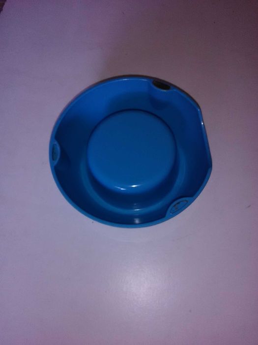 comedouro azul da para lavar é inox