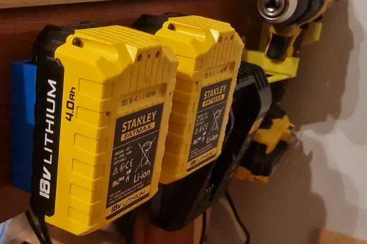 Suportes Baterias/Carregadores/Máquinas Parkside/Einhell/Stanley/etc