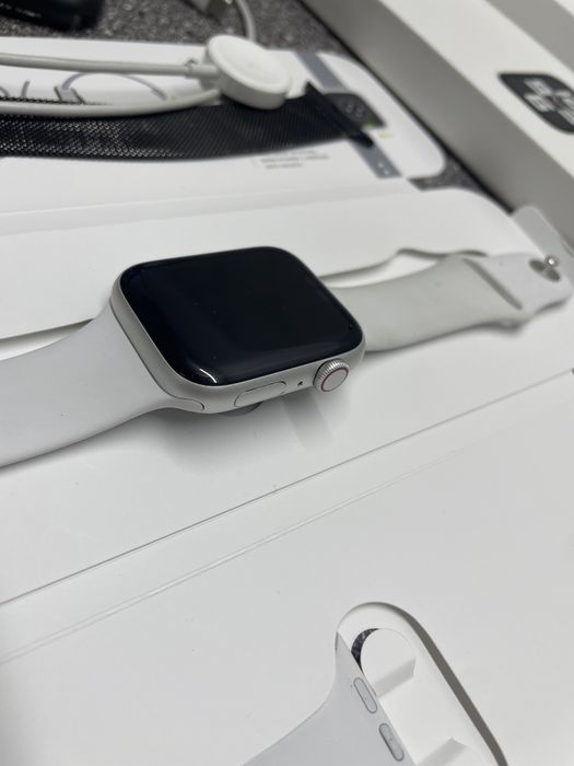 Apple Watch SE gen2 44mm GPS + LTE cellular