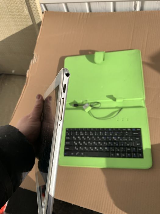 Планшет на запчастини чи під відновлення