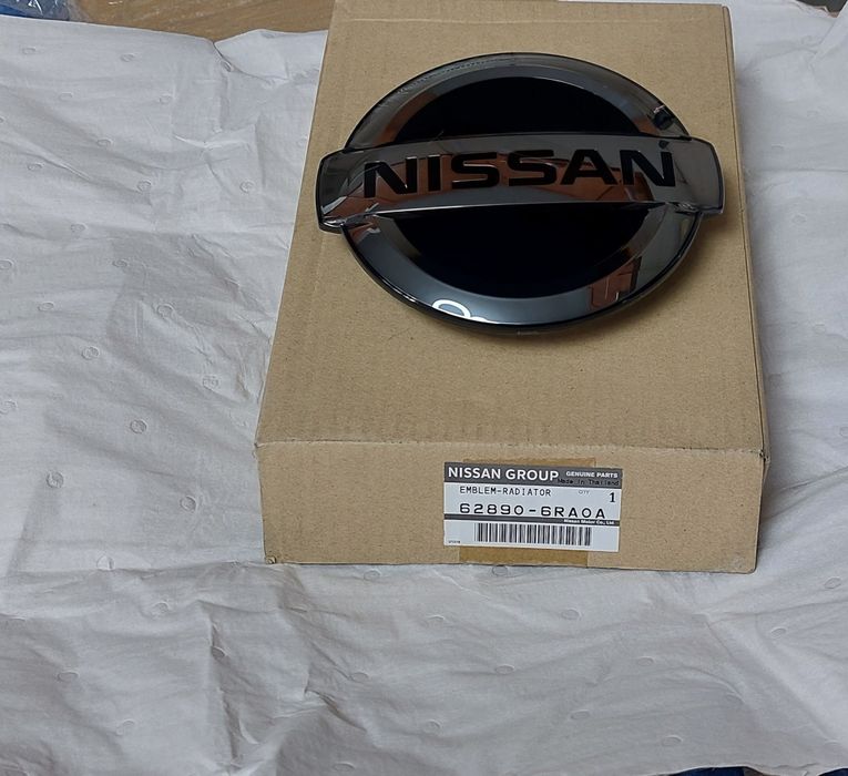 Емблема в решітку під дистронік Nissan T33