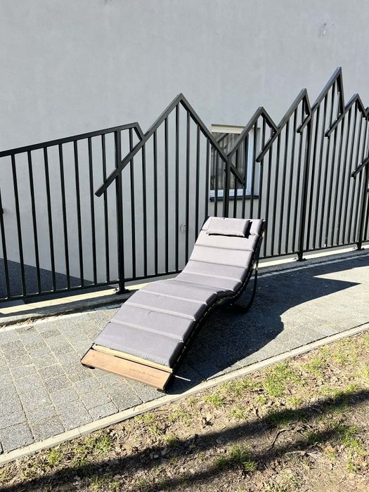 Leżak ogrodowy miejski parkowy
