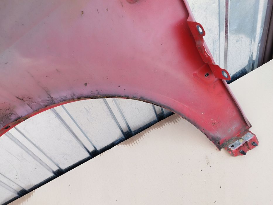 blotnik prawy przod audi a4 b7 cabriolet lata 2004-2008 czerwony