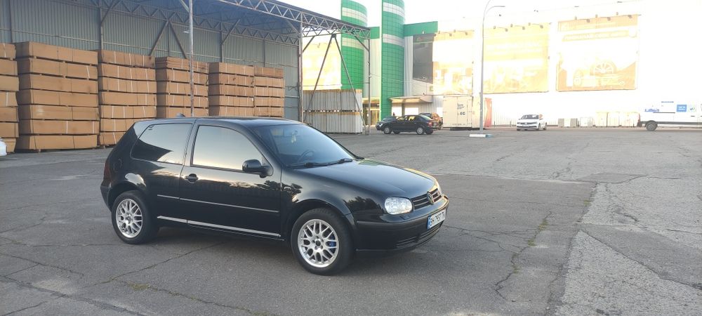Volkswagen Golf 4 , Автомат! , 1.6 мотор , Кондёр.