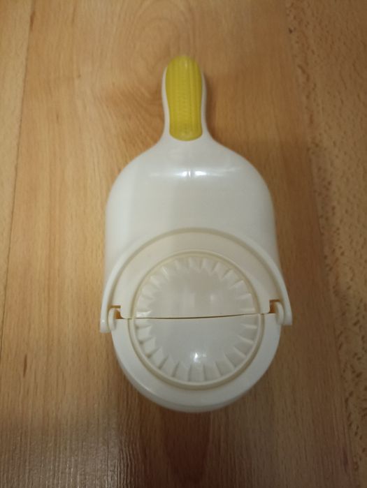 Ручная форма для пельменей и вареников