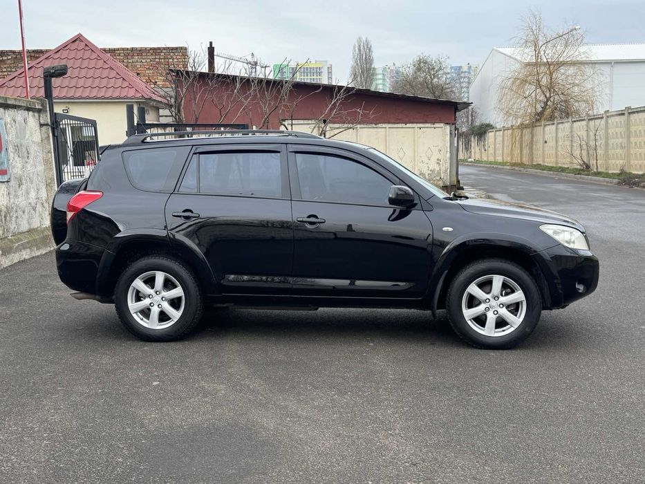 Продается TOYOTA RAV4