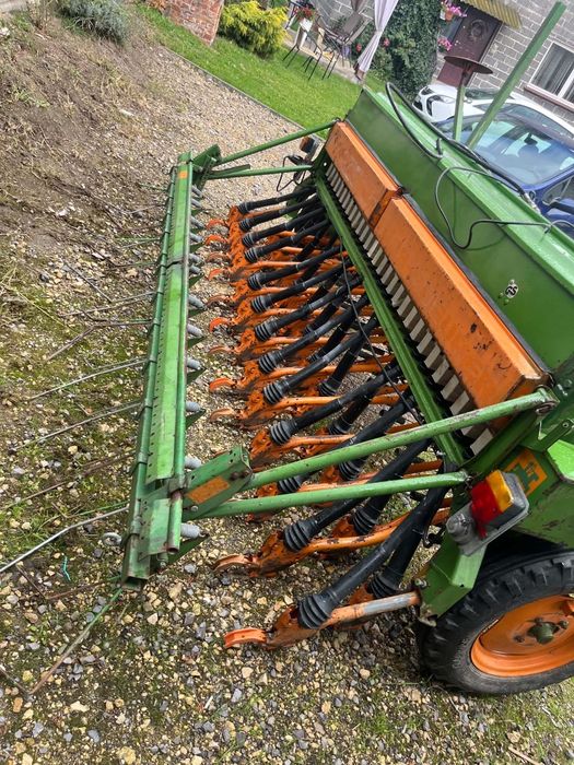 Siewnik zbożowy amazone  d8 3m
