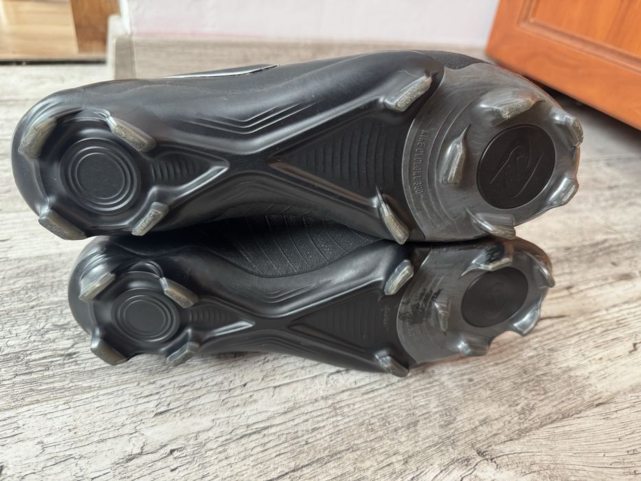 Buty piłkarskie Nike PHANTOM LUNA II PRO FG