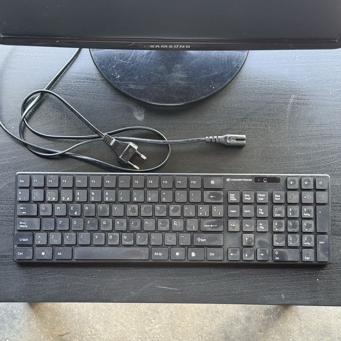 Monitor LCD Samsung S19A10N 18.5” + OFERTA