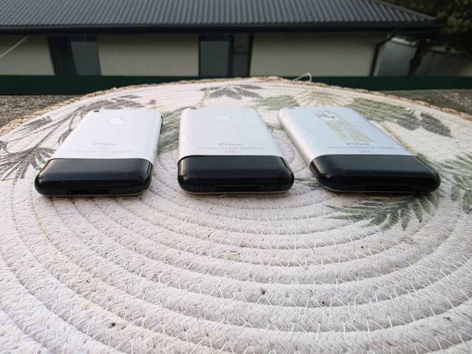 IPhone 1 generation 2g. 4gb, 8gb, 16 gb
