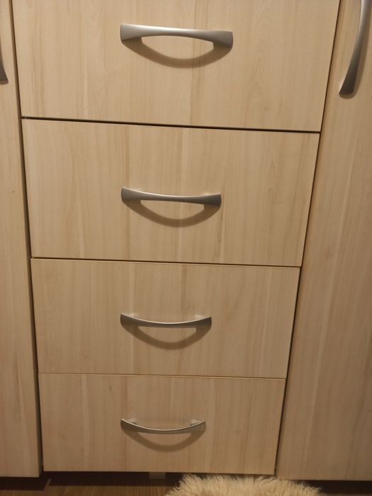 Komoda jasna , z 4 szufladami