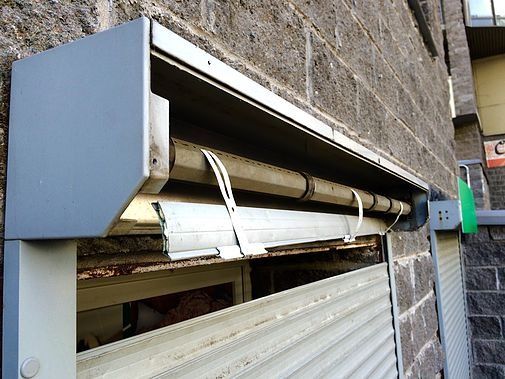 Ремонт вікон, дверей, захисних ролет. Ремон окон, дверей.