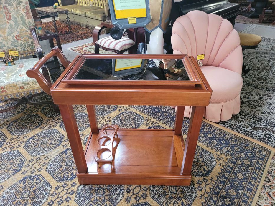 Carrinho bar em madeira maciça com tabuleiro amovível