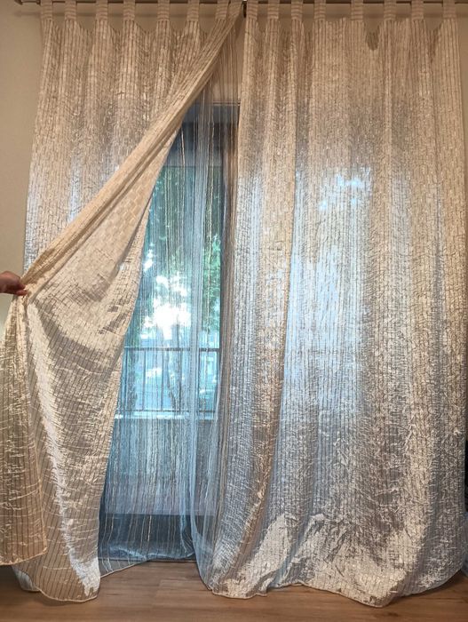 Cortinado com tecido duplo