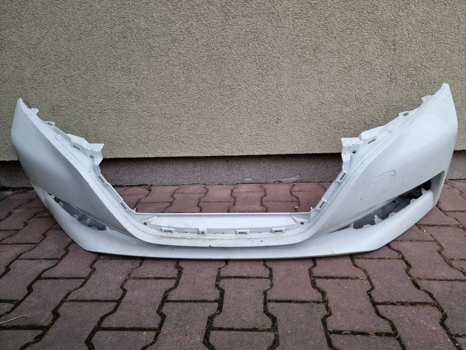 Nissan Leaf бампер передній 17- В НАЯВНОСТІ