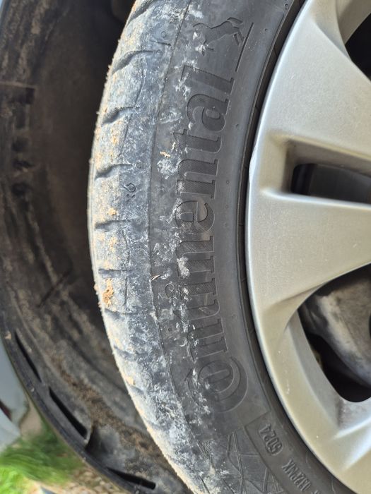 Jantes mercedes originais e pneus como novos. Têm poucos kms de uso. Comprei jantes 18.