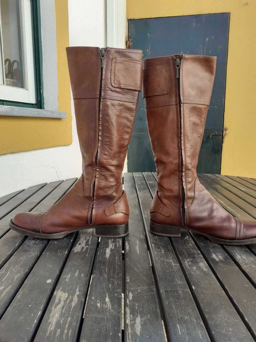 Botas em couro como novas