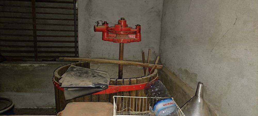 Prensa de Vinho Manual