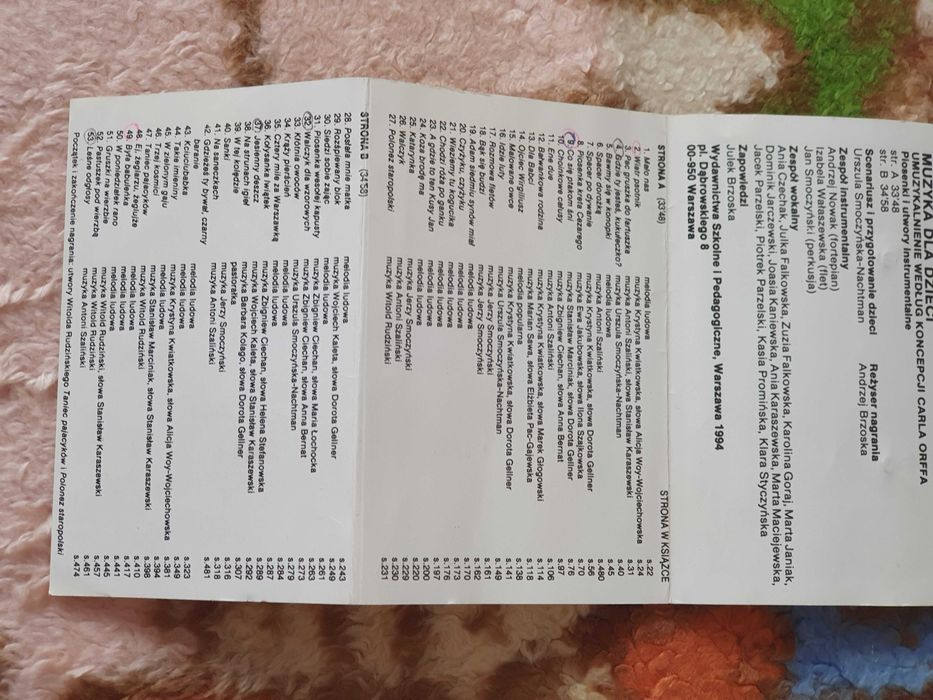 Zestaw bajek na kasetach plus magnetofon