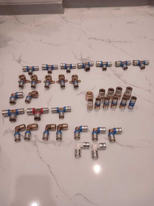 Продам фітінги  .