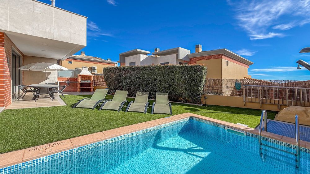 Moradia M4 c/ Piscina p/ Férias2. Albufeira-Algarve.