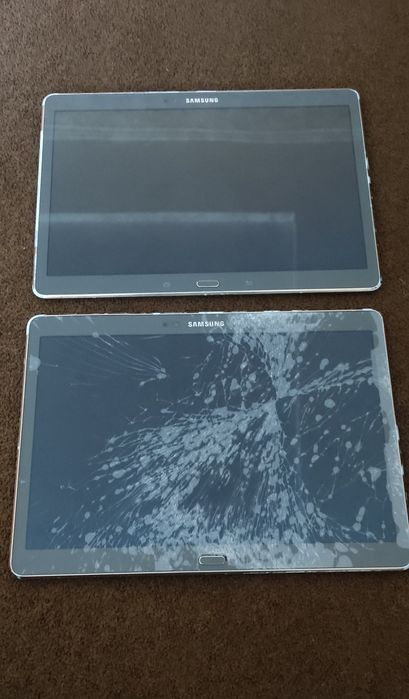 samsung t 805  2 планшета на запчасти или востоновление,читайте описан