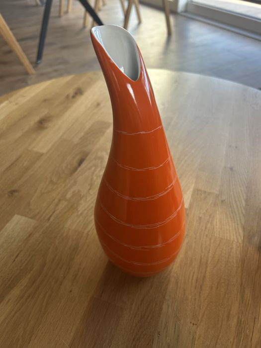 Wazon Kropla proj. Zbigniewa Śliwowska-Wawrzyniak. 57’ Ćmielów