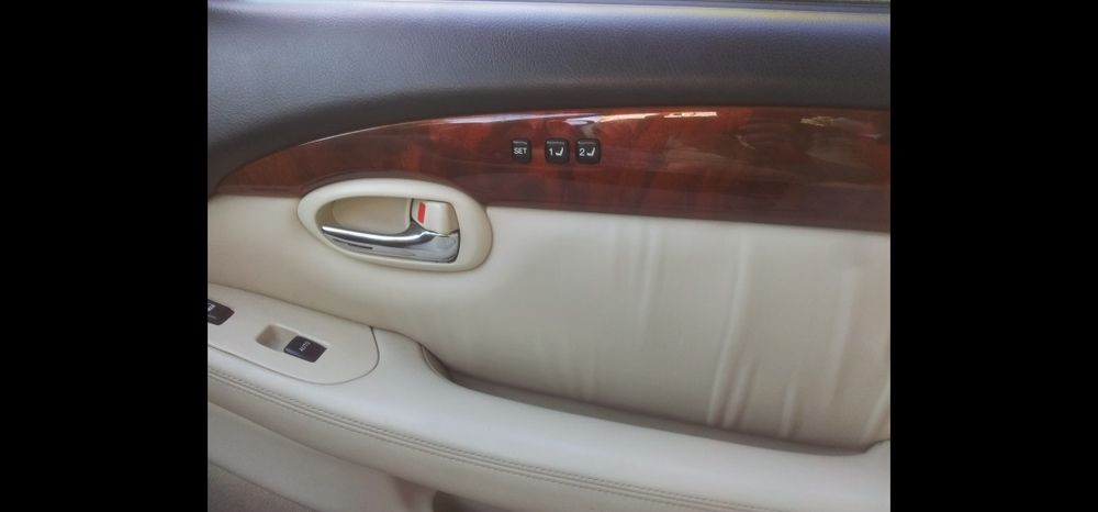 Lexus кабриолет 4,3 куба