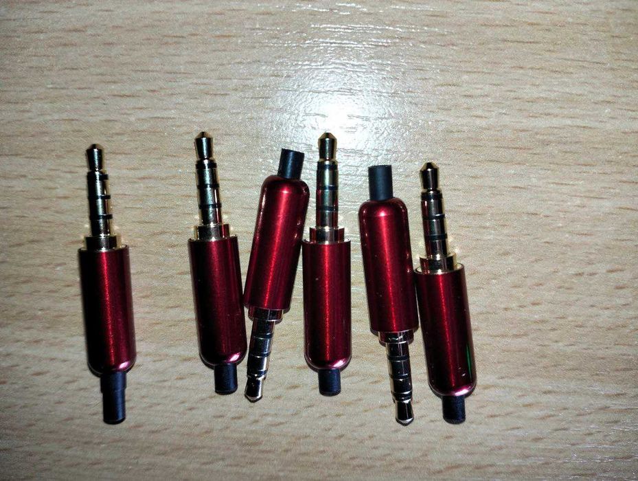 Аудиштекер разъем джек 3.5 мм под пайку 4-контактный