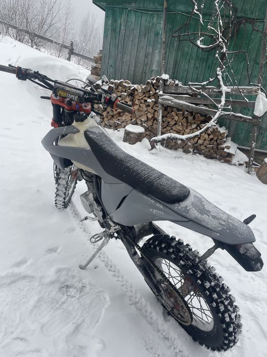 Продам кові адванц 250 рік 2025